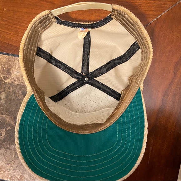 Vintage 70’s Corduroy Hat w/ Embroidered Deer - Picture 4 of 6